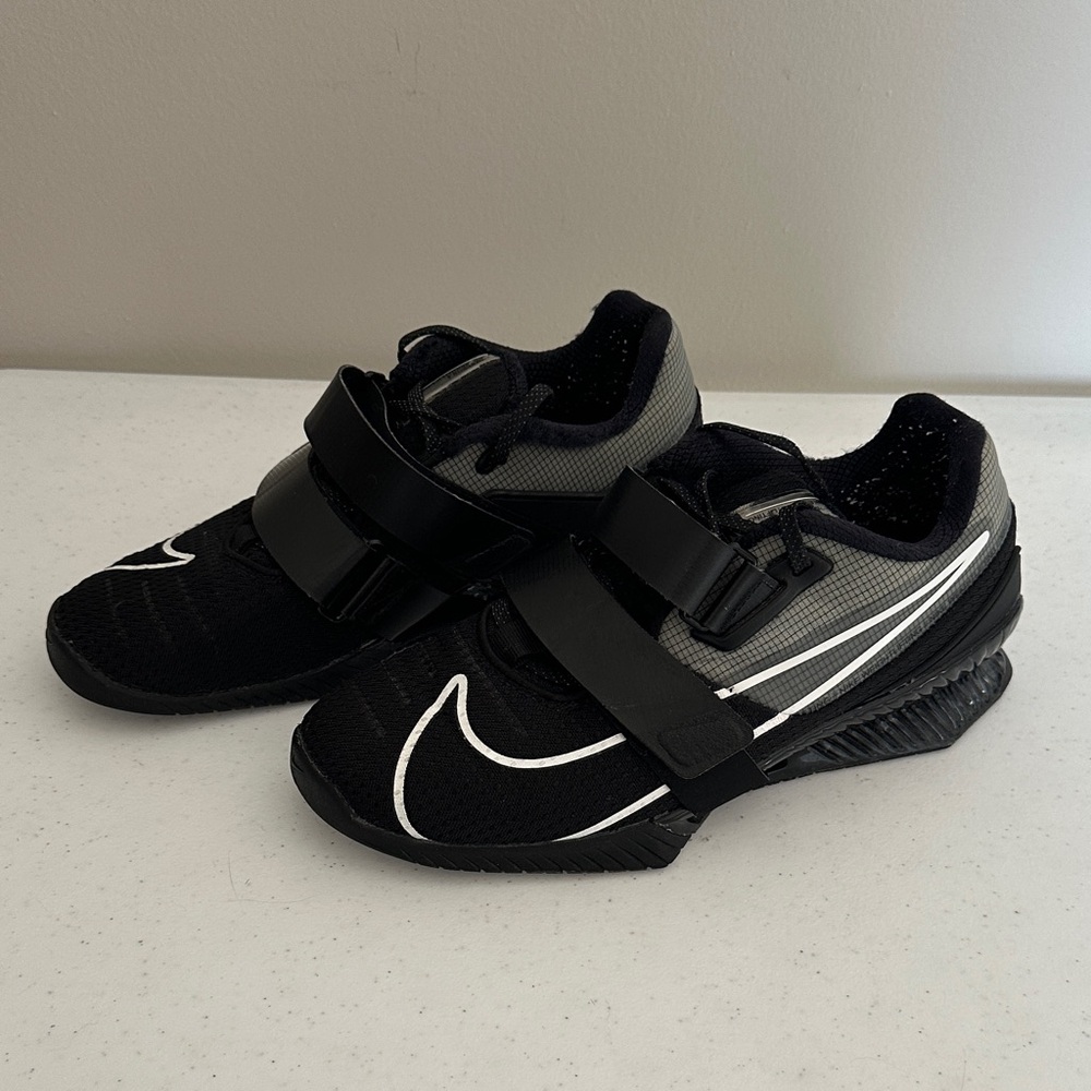 Nike Men’s Romanleos 4 Weightlifting Shoe